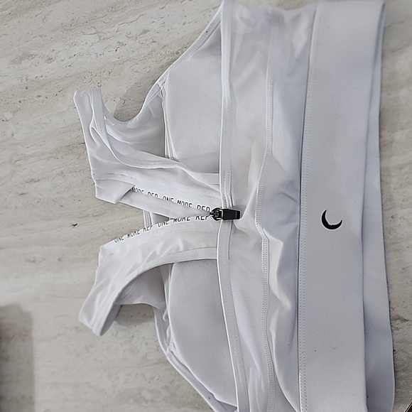 Bra - Picture 2 of 3